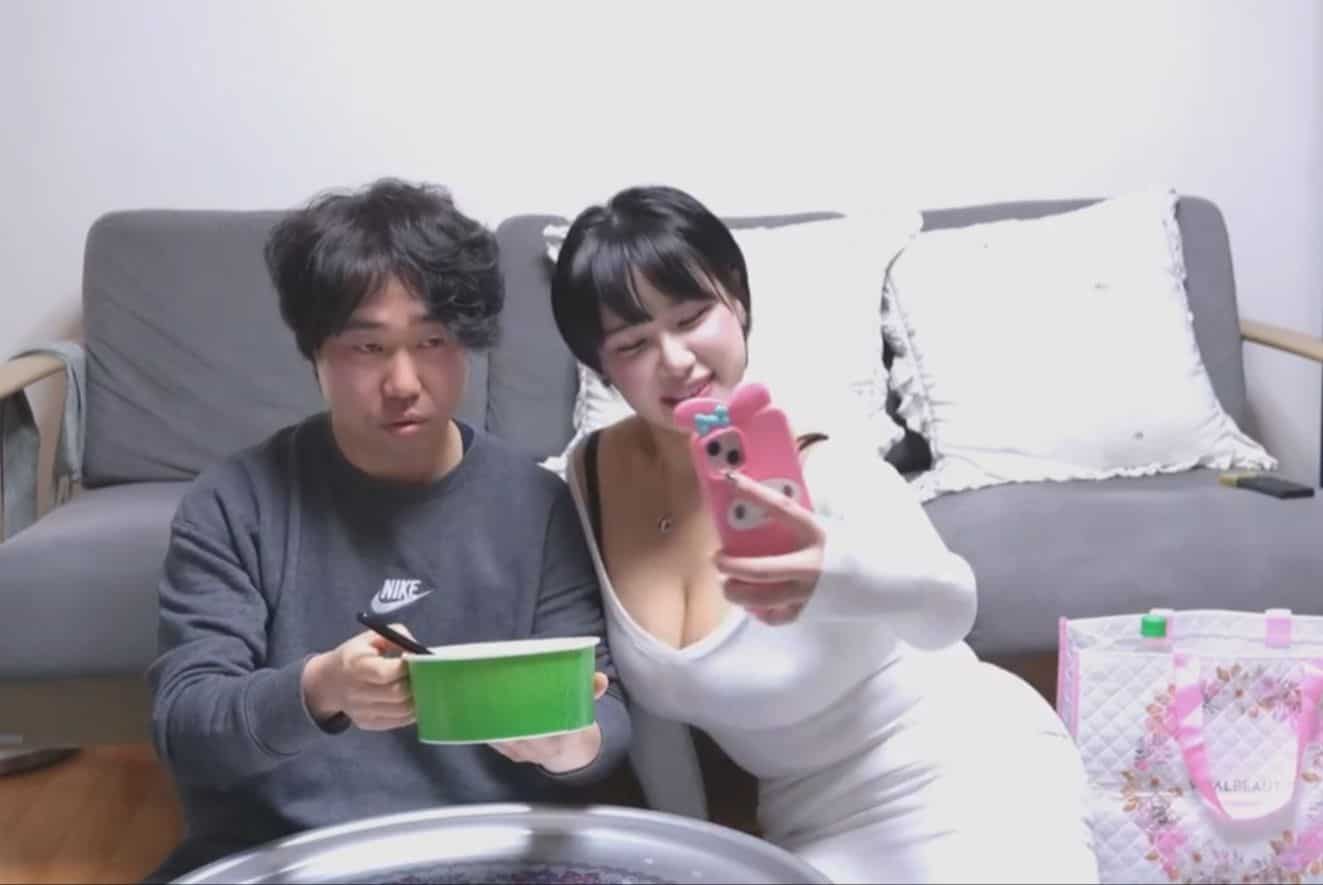 【短剧】韩国短剧《特殊外卖服务》韩国美女特殊外卖服务,这脑洞是真大【1.3G】